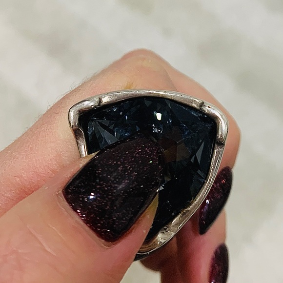 Uno de 50 Swarovski Crystals Grey statement ring - Picture 7 of 8